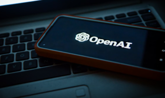 Móvil de OpenAI está por llegar