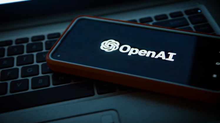 Móvil de OpenAI está por llegar